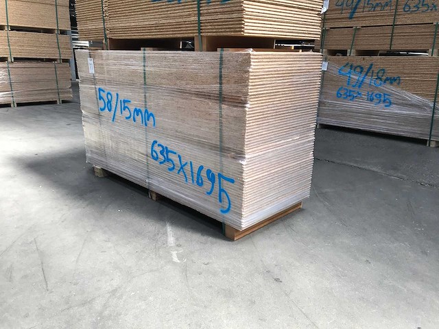 Osb platen 15mm 635x1690mm (58x) - afbeelding 2 van  2