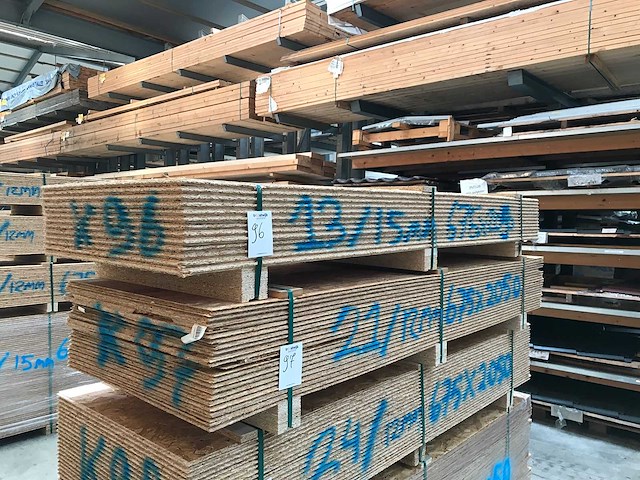 Osb platen 15mm 675x2050mm (13x) - afbeelding 1 van  3