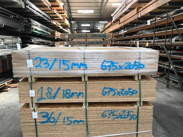 Osb platen 15mm 675x2050mm (23x) - afbeelding 1 van  2