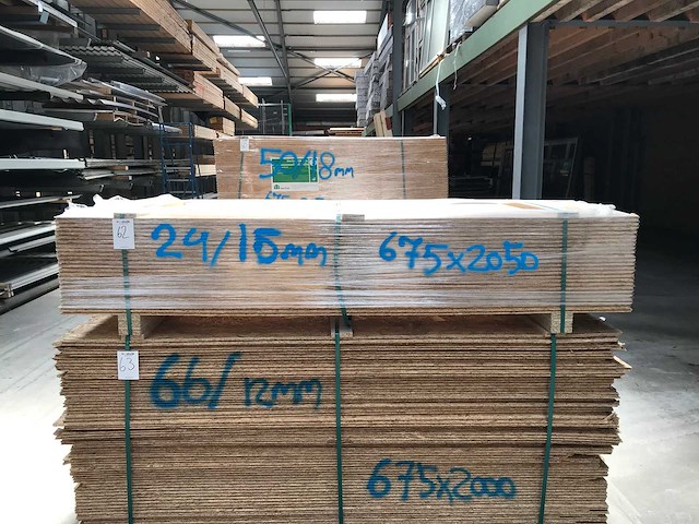 Osb platen 15mm 675x2050mm (24x) - afbeelding 2 van  3