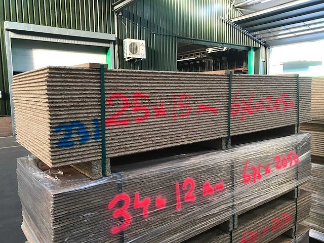 Osb platen 15mm 675x2050mm (25x) - afbeelding 1 van  3