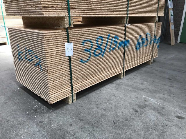 Osb platen 15mm 675x2050mm (38x) - afbeelding 1 van  3