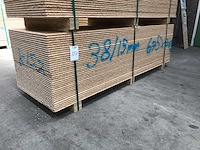 Osb platen 15mm 675x2050mm (38x) - afbeelding 1 van  3