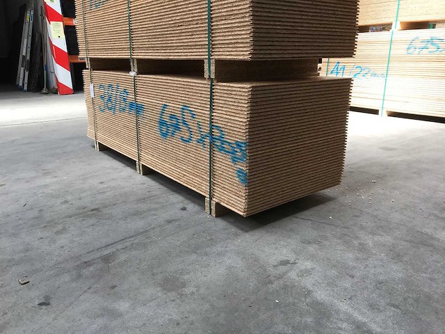 Osb platen 15mm 675x2050mm (38x) - afbeelding 3 van  3