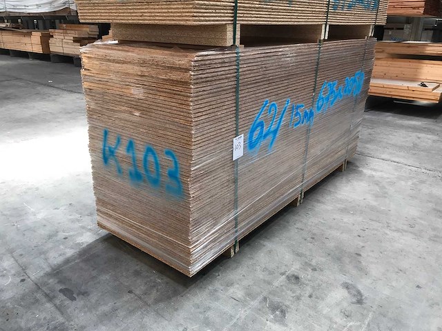 Osb platen 15mm 675x2050mm (62x) - afbeelding 1 van  2