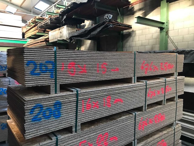 Osb platen 15mm 675x2500mm (19x) - afbeelding 1 van  3