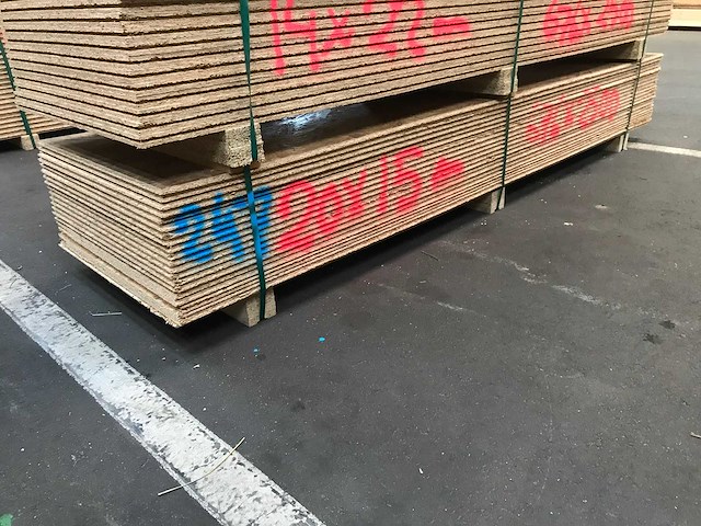 Osb platen 15mm 675x2500mm (20x) - afbeelding 1 van  2