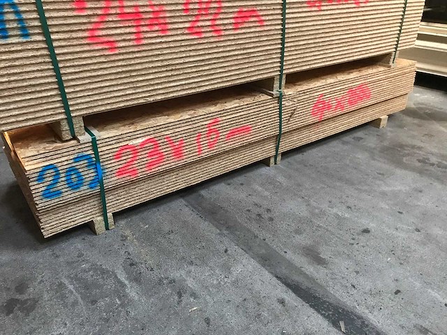 Osb platen 15mm 675x2500mm (23x) - afbeelding 1 van  3