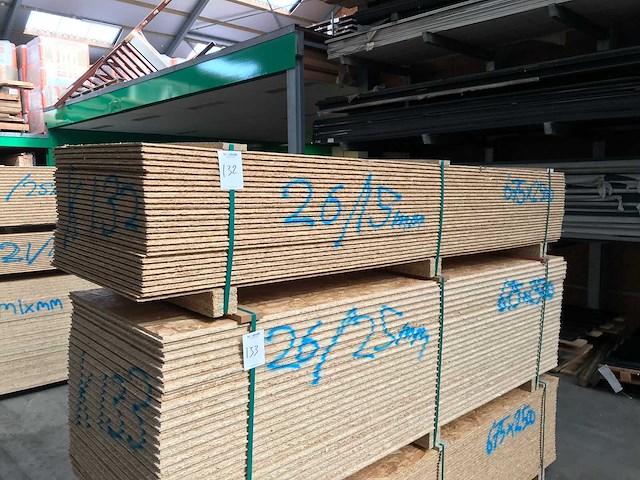 Osb platen 15mm 675x2500mm (26x) - afbeelding 1 van  3