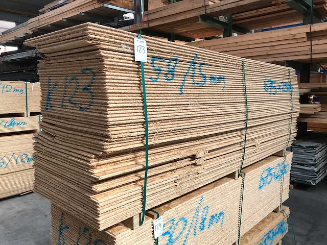 Osb platen 15mm 675x2500mm (58x) - afbeelding 1 van  5