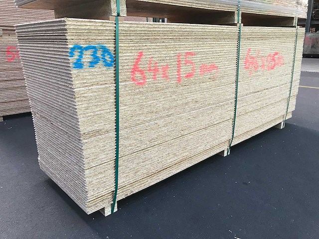 Osb platen 15mm 675x2500mm (64x) - afbeelding 1 van  3