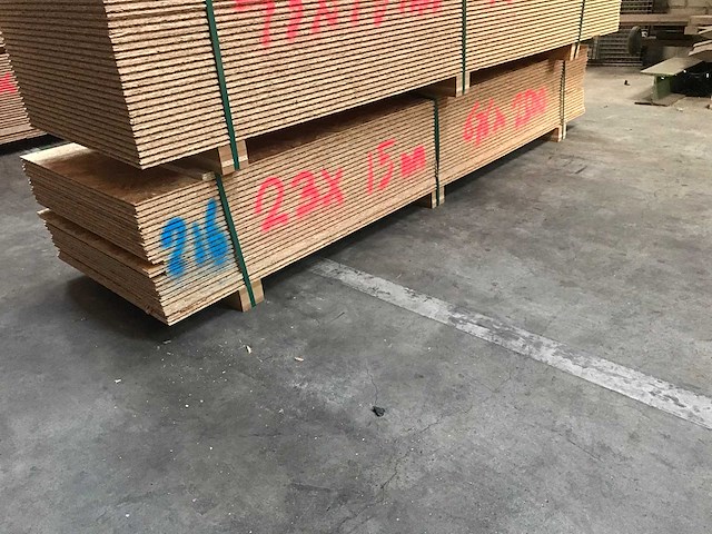 Osb platen 15mm 676x2500mm (23x) - afbeelding 1 van  3