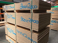 Osb platen 15mm 900x2000mm (30x) - afbeelding 2 van  3