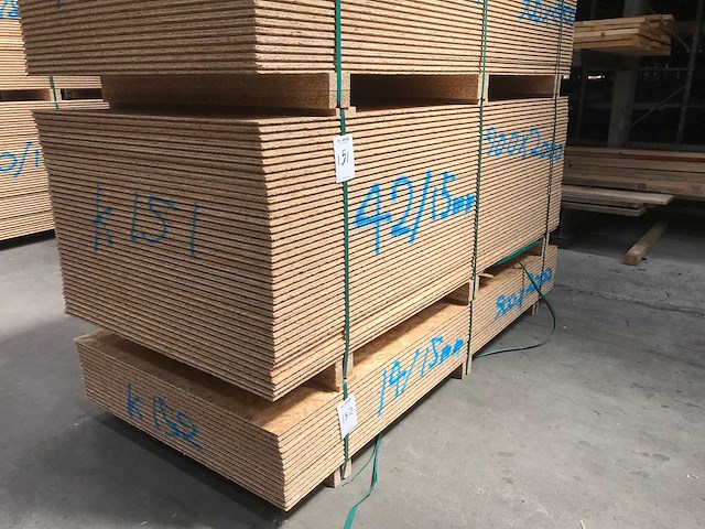 Osb platen 15mm 900x2000mm (42x) - afbeelding 1 van  3