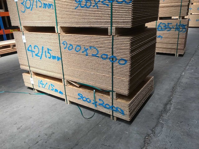 Osb platen 15mm 900x2000mm (42x) - afbeelding 3 van  3