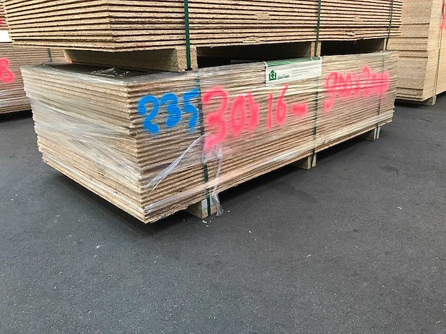 Osb platen 16mm 900x2000mm (30x) - afbeelding 1 van  3