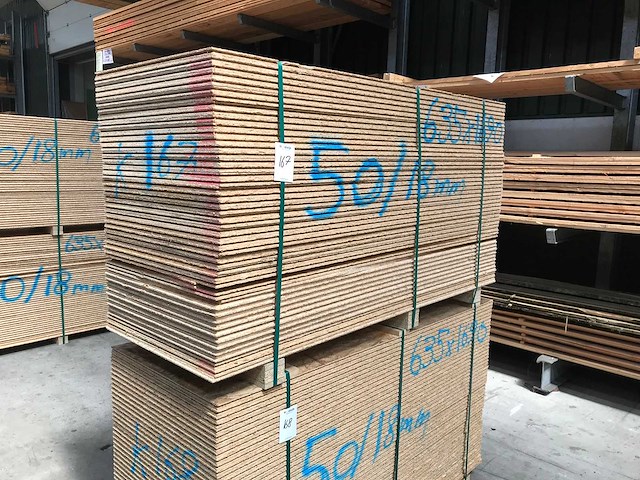 Osb platen 18mm 635x1690mm (50x) - afbeelding 1 van  3