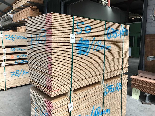 Osb platen 18mm 635x1690mm - afbeelding 1 van  4
