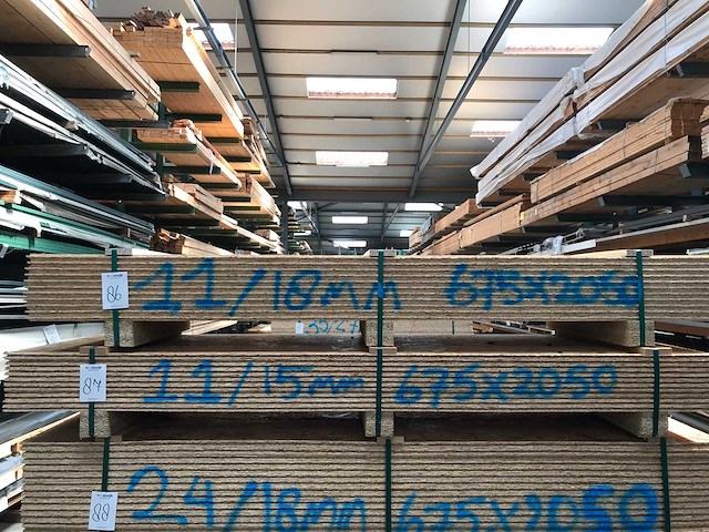 Osb platen 18mm 675x2050mm (11x) - afbeelding 1 van  2