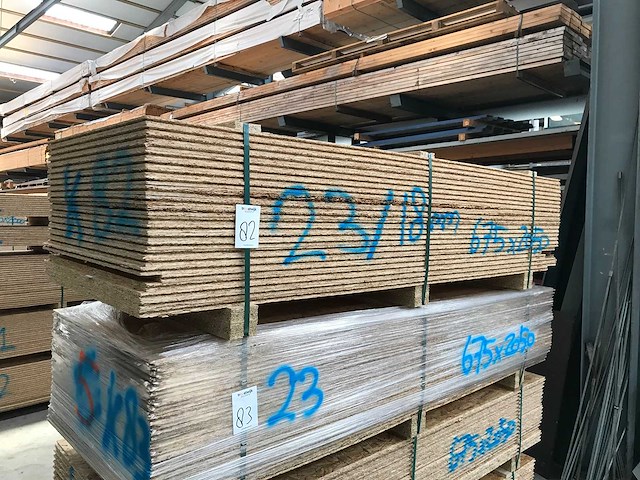 Osb platen 18mm 675x2050mm (23x) - afbeelding 1 van  4