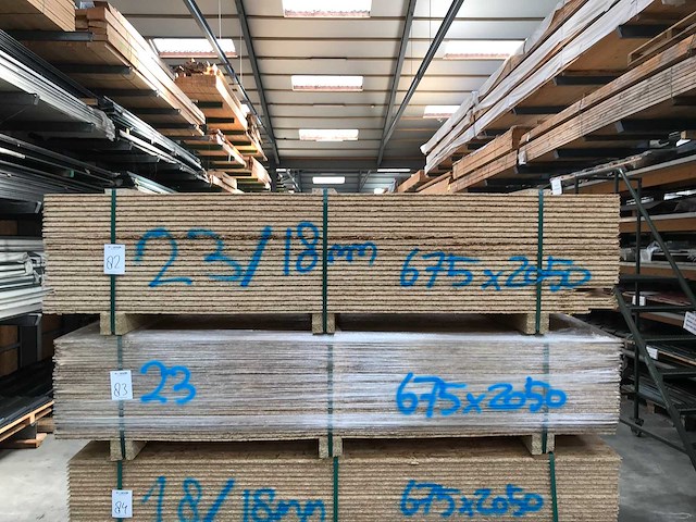 Osb platen 18mm 675x2050mm (23x) - afbeelding 1 van  3