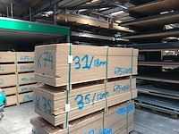 Osb platen 18mm 675x2050mm (31x) - afbeelding 1 van  3