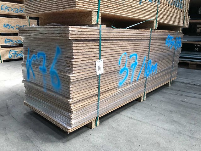 Osb platen 18mm 675x2050mm (37x) - afbeelding 1 van  4