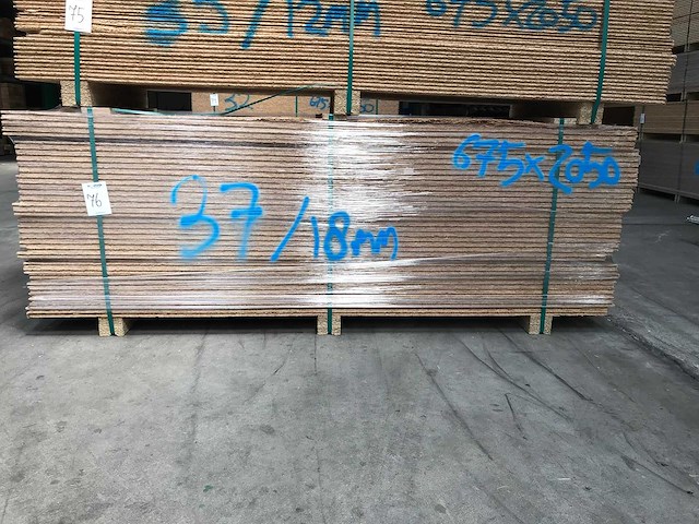 Osb platen 18mm 675x2050mm (37x) - afbeelding 2 van  4