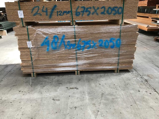 Osb platen 18mm 675x2050mm (48x) - afbeelding 2 van  4