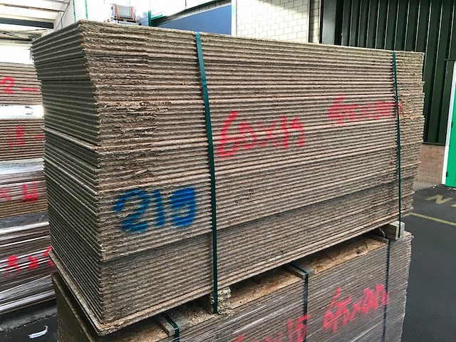 Osb platen 18mm 675x2050mm (60x) - afbeelding 1 van  3