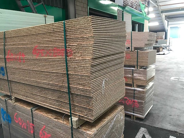 Osb platen 18mm 675x2050mm (60x) - afbeelding 2 van  3