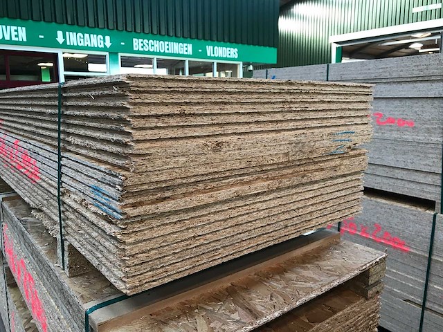 Osb platen 18mm 675x2400mm (19x) - afbeelding 1 van  2