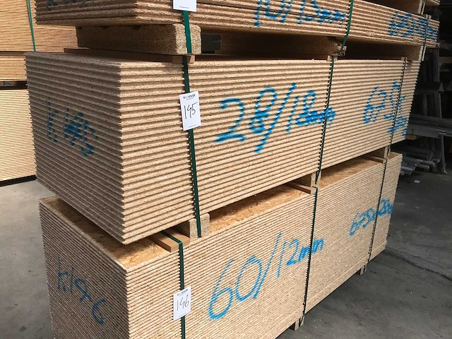 Osb platen 18mm 675x2500mm (28x) - afbeelding 1 van  3