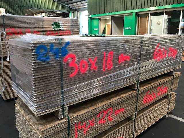Osb platen 18mm 675x2500mm (30x) - afbeelding 1 van  3