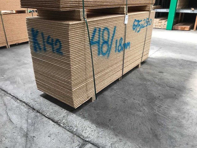 Osb platen 18mm 675x2500mm (48x) - afbeelding 1 van  3