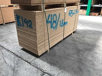 Osb platen 18mm 675x2500mm (48x) - afbeelding 1 van  3