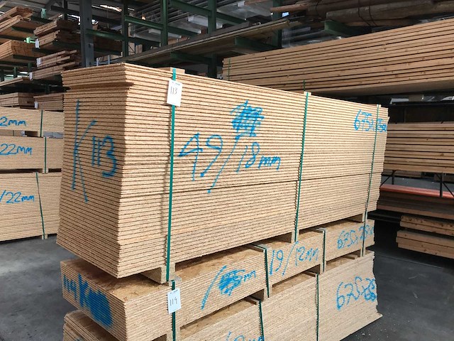 Osb platen 18mm 675x2500mm (49x) - afbeelding 1 van  3
