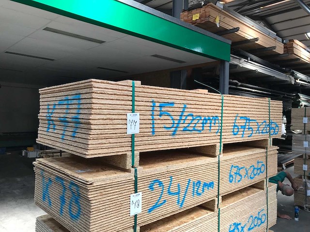 Osb platen 22mm 675x2050mm (15x) - afbeelding 1 van  3