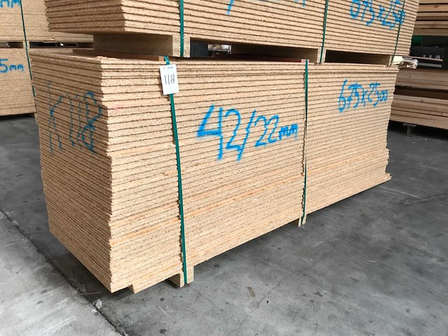 Osb platen 22mm 675x2500mm (42x) - afbeelding 1 van  3