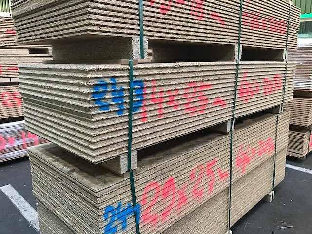 Osb platen 25mm 675x2000mm (14x) - afbeelding 1 van  3