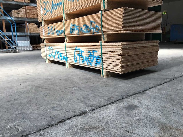 Osb platen 25mm 675x2050mm - afbeelding 3 van  4