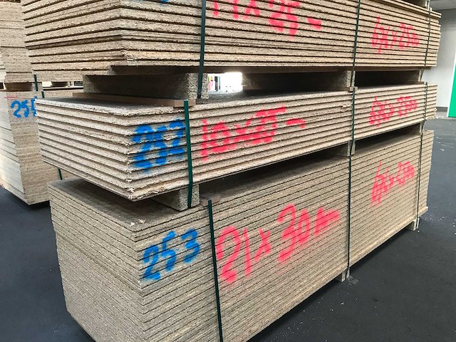 Osb platen 25mm 675x2500mm (10x) - afbeelding 1 van  2