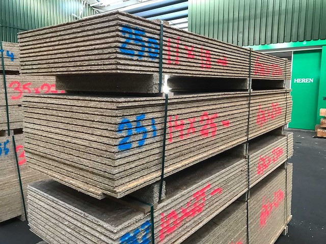Osb platen 25mm 675x2500mm (14x) - afbeelding 1 van  3