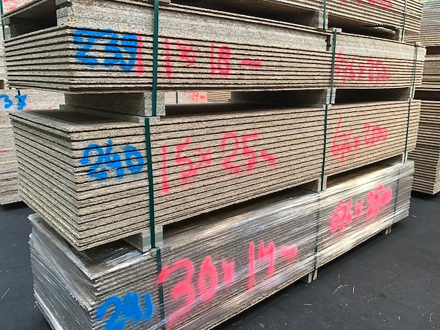 Osb platen 25mm 675x2500mm (15x) - afbeelding 1 van  3
