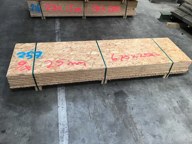 Osb platen 25mm 675x2500mm (9x) - afbeelding 1 van  3