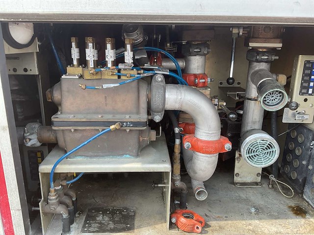 Oshkosh brandweerwagen - afbeelding 10 van  17