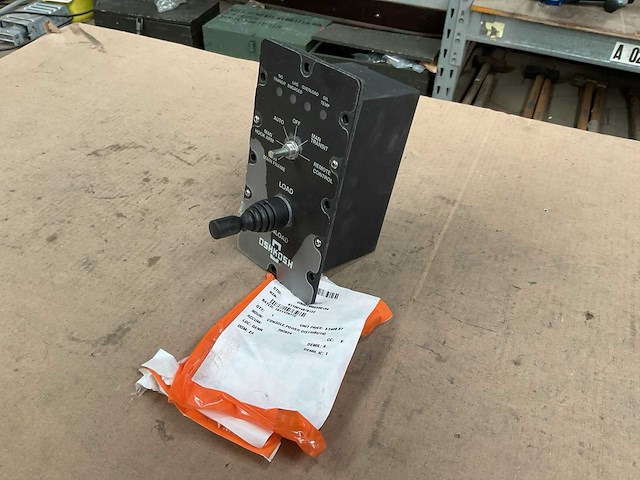 Oshkosh power distribution console - afbeelding 1 van  7