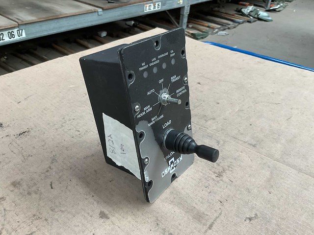 Oshkosh power distribution console - afbeelding 4 van  7