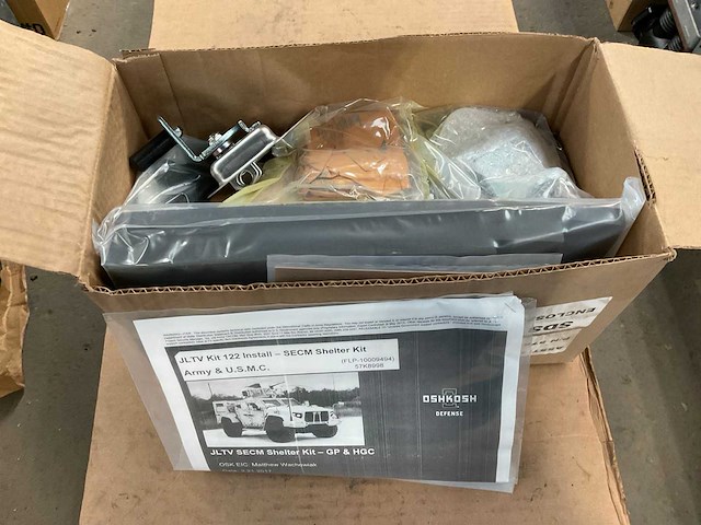 Oshkosh shelter kit - afbeelding 2 van  2