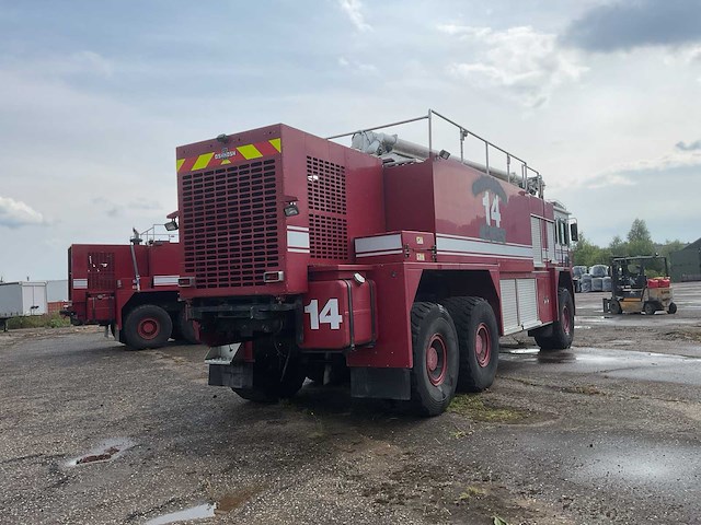 Oshkosh ti3000af brandweerwagen - afbeelding 1 van  18